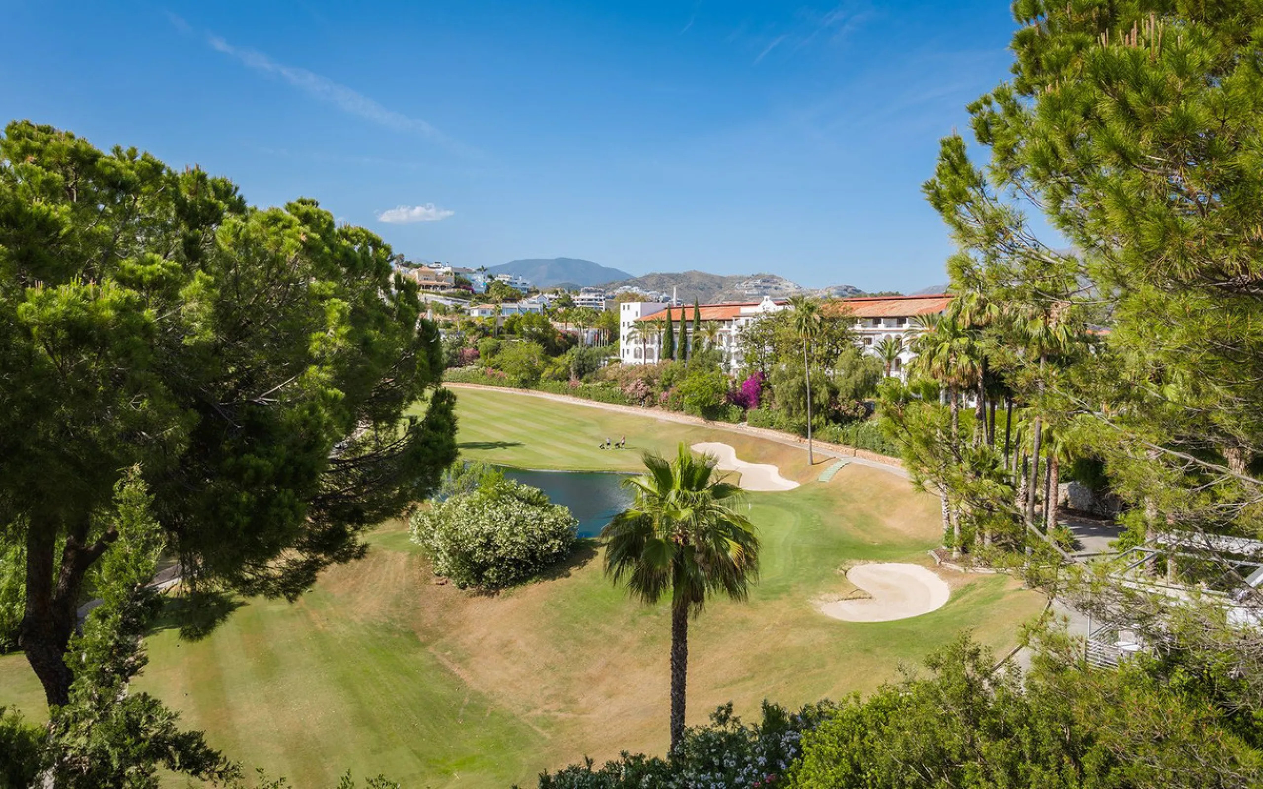 House - Townhouse в продаже в Benahavís, Málaga. В доме 4 спален и 4 ванных комнат. Площадь дома 283 м²