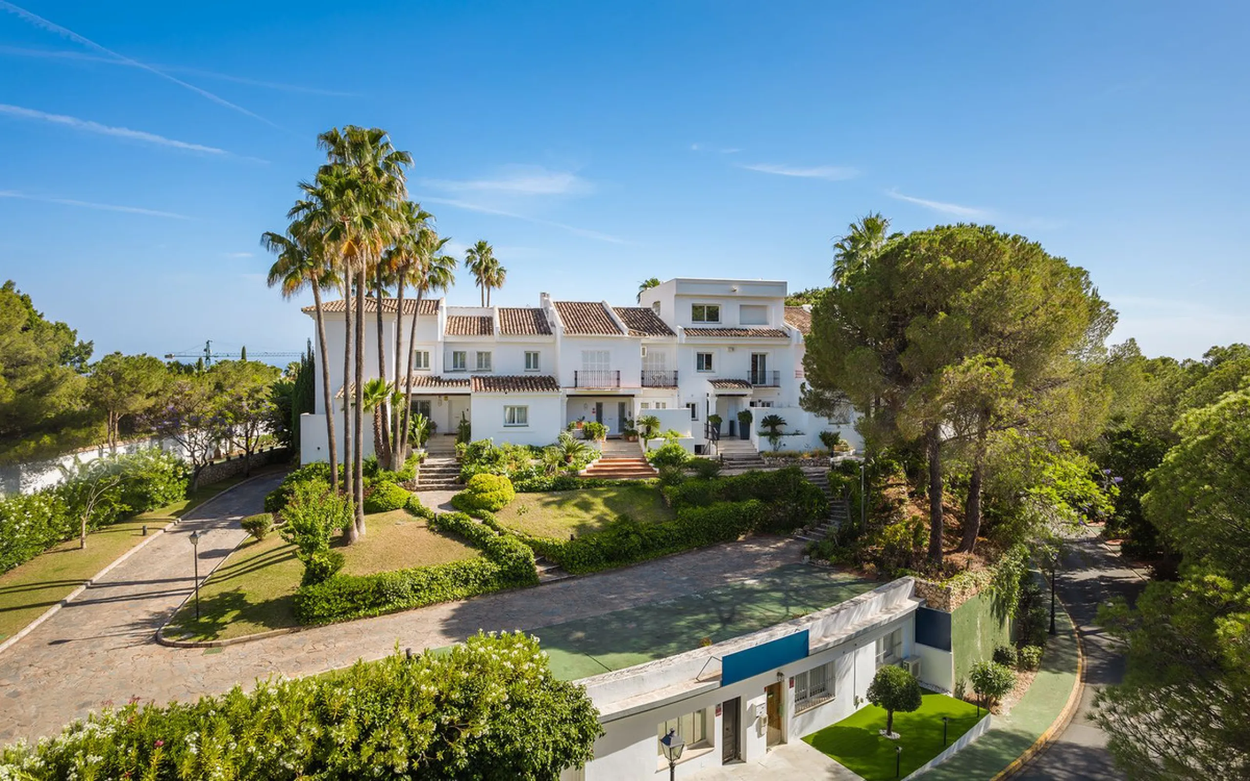 House - Townhouse в продаже в Benahavís, Málaga. В доме 4 спален и 4 ванных комнат. Площадь дома 283 м²