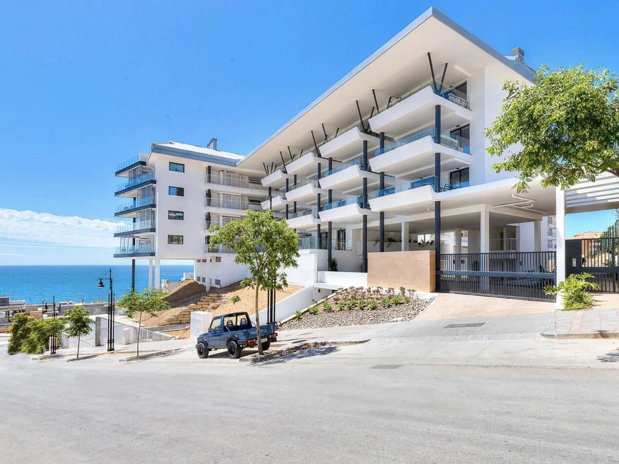 REDUCED - Stunning 2 bed duplex Penthouse only 100m to beach, shops & restaurants, with breathtaking 180º Mediterranean sea views. Set in exclusive El Higueron luxury Sports / Spa community with own beach Club.