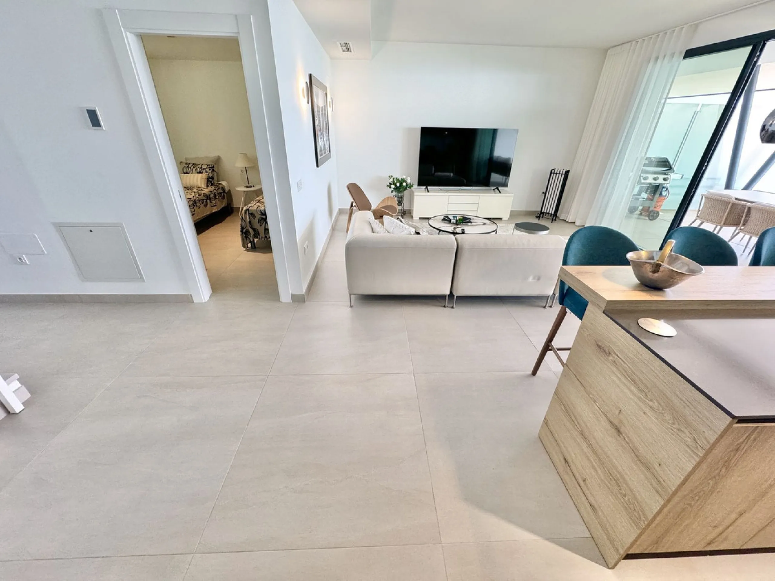 REDUCED - Stunning 2 bed duplex Penthouse only 100m to beach, shops & restaurants, with breathtaking 180º Mediterranean sea views. Set in exclusive El Higueron luxury Sports / Spa community with own beach Club.