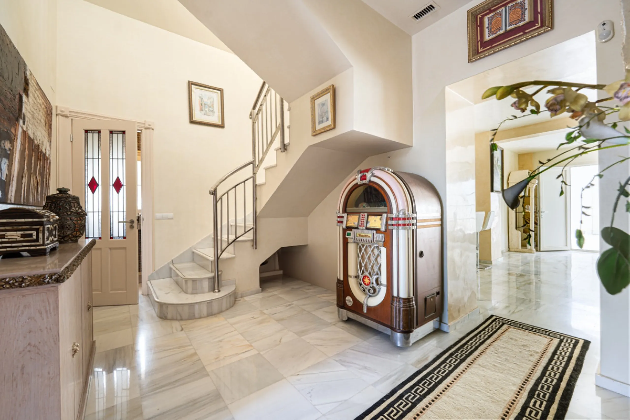 House - Finca - Cortijo в продаже в Pizarra, Málaga. В доме 4 спален и 3 ванных комнат. Площадь дома 589 м². Площадь участка 136151 м²