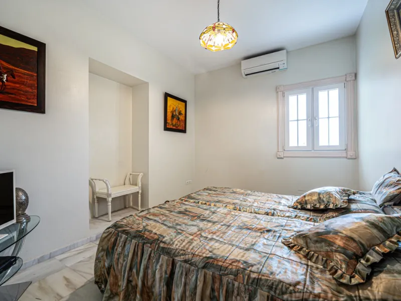 House - Finca - Cortijo в продаже в Pizarra, Málaga. В доме 4 спален и 3 ванных комнат. Площадь дома 589 м². Площадь участка 136151 м²