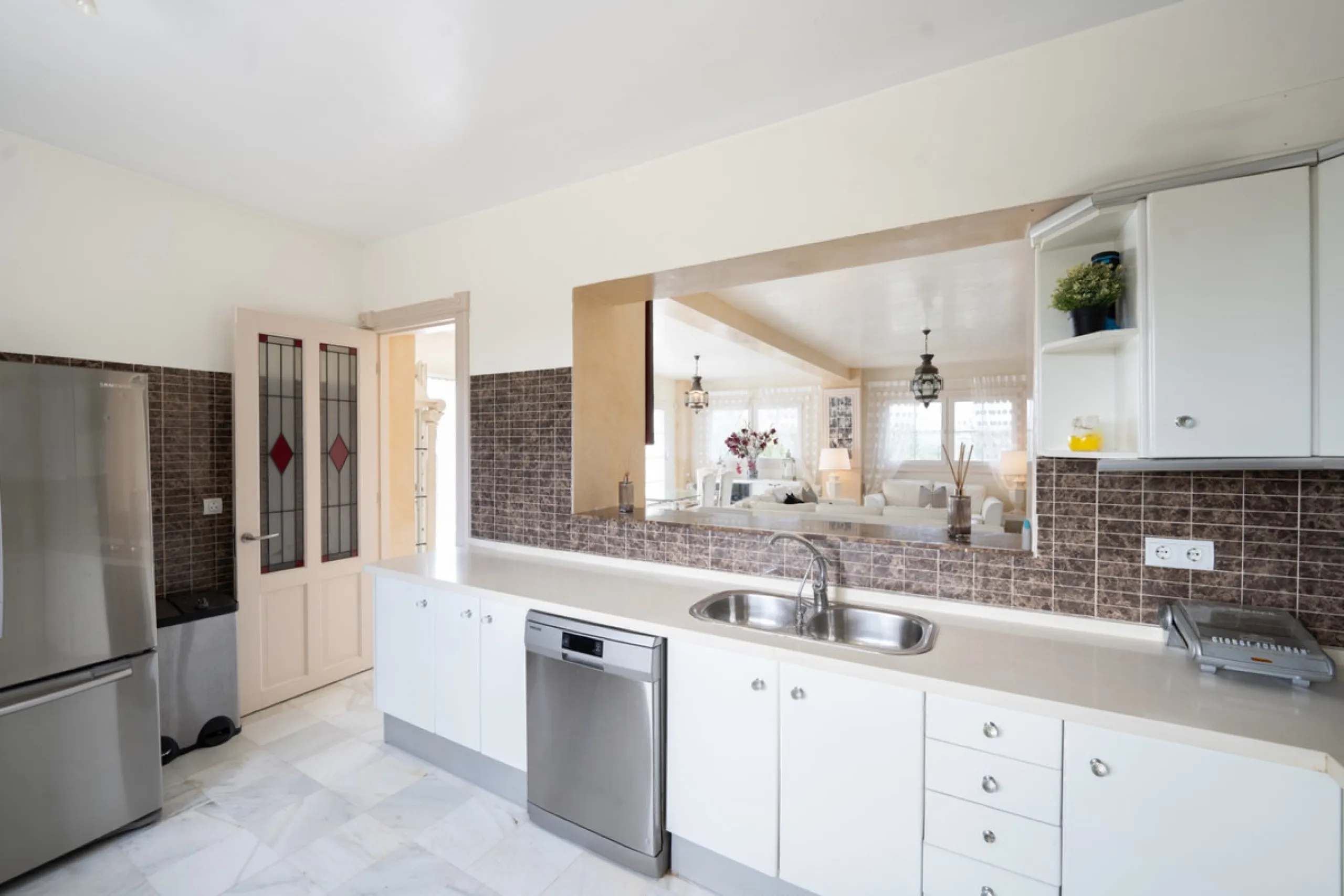 House - Finca - Cortijo в продаже в Pizarra, Málaga. В доме 4 спален и 3 ванных комнат. Площадь дома 589 м². Площадь участка 136151 м²