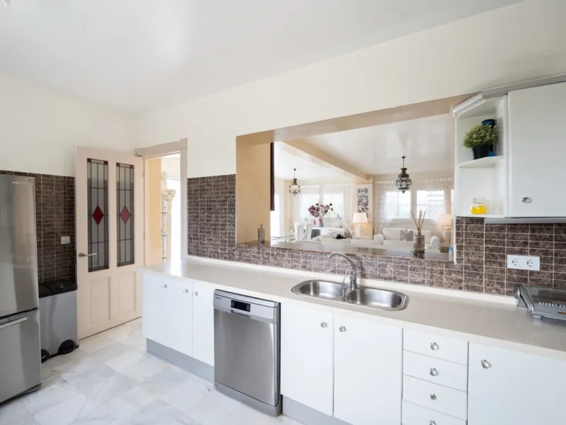 House - Finca - Cortijo в продаже в Pizarra, Málaga. В доме 4 спален и 3 ванных комнат. Площадь дома 589 м². Площадь участка 136151 м²