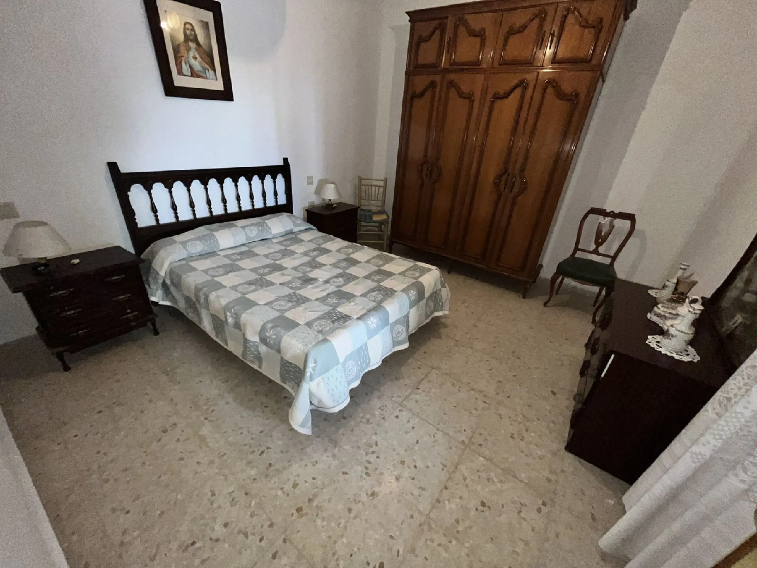 Investitionsmöglichkeit im Zentrum von Estepona, an der Fußgängerzone Calle Mondéjar, sehr nah am neuen Boulevard, Geschäften und Dienstleistungen sowie fußläufig zum Meer
