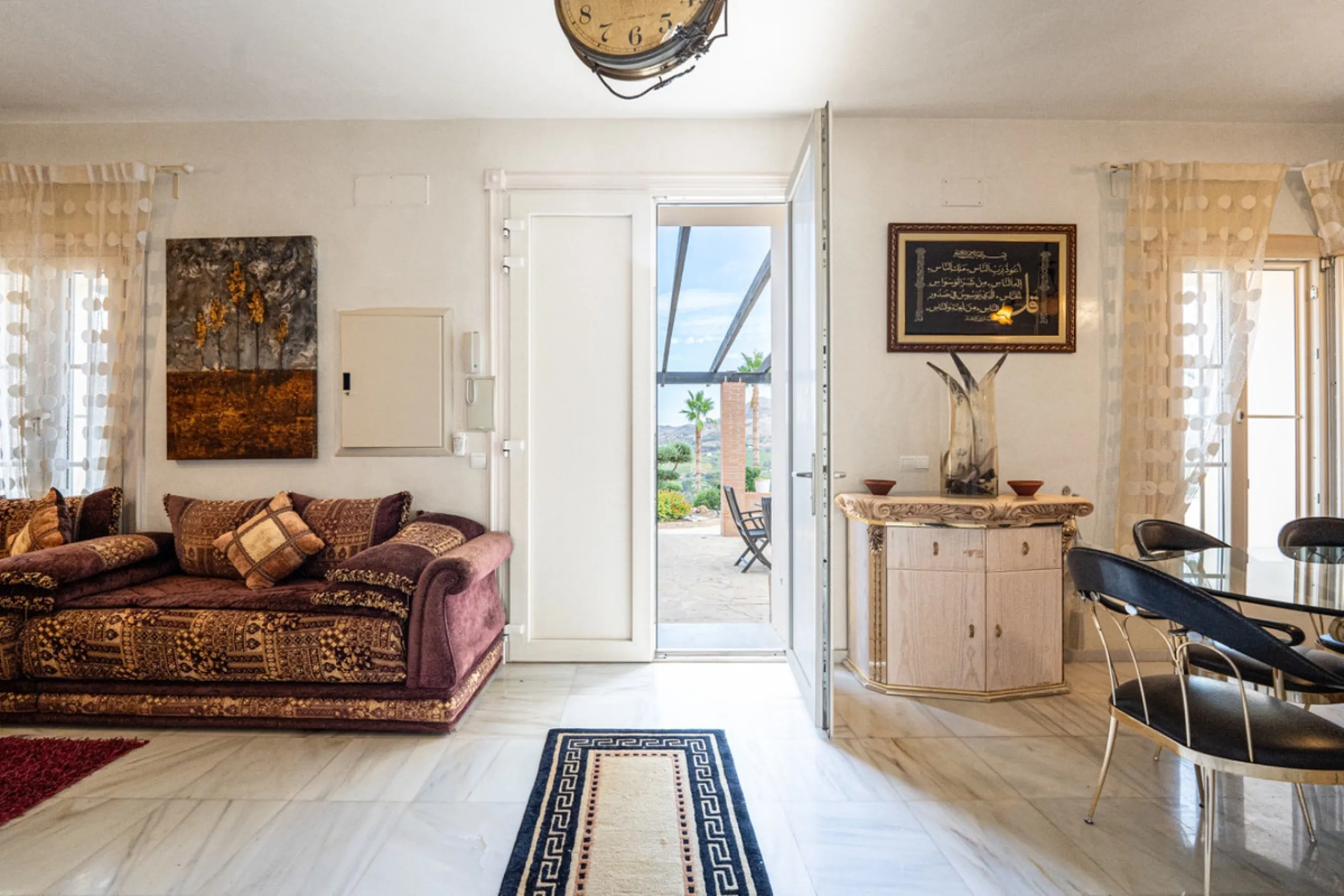 House - Finca - Cortijo в продаже в Pizarra, Málaga. В доме 4 спален и 3 ванных комнат. Площадь дома 589 м². Площадь участка 136151 м²