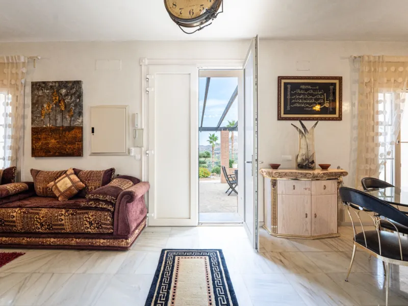 House - Finca - Cortijo в продаже в Pizarra, Málaga. В доме 4 спален и 3 ванных комнат. Площадь дома 589 м². Площадь участка 136151 м²