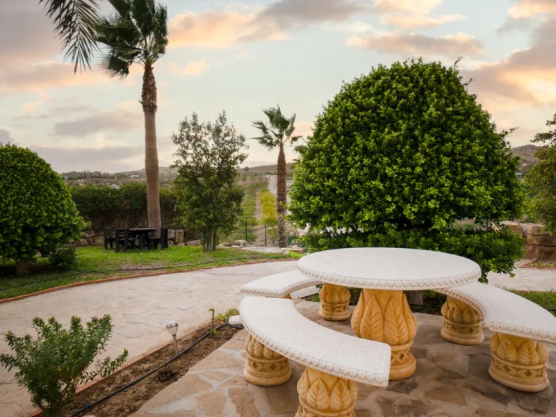 House - Finca - Cortijo в продаже в Pizarra, Málaga. В доме 4 спален и 3 ванных комнат. Площадь дома 589 м². Площадь участка 136151 м²