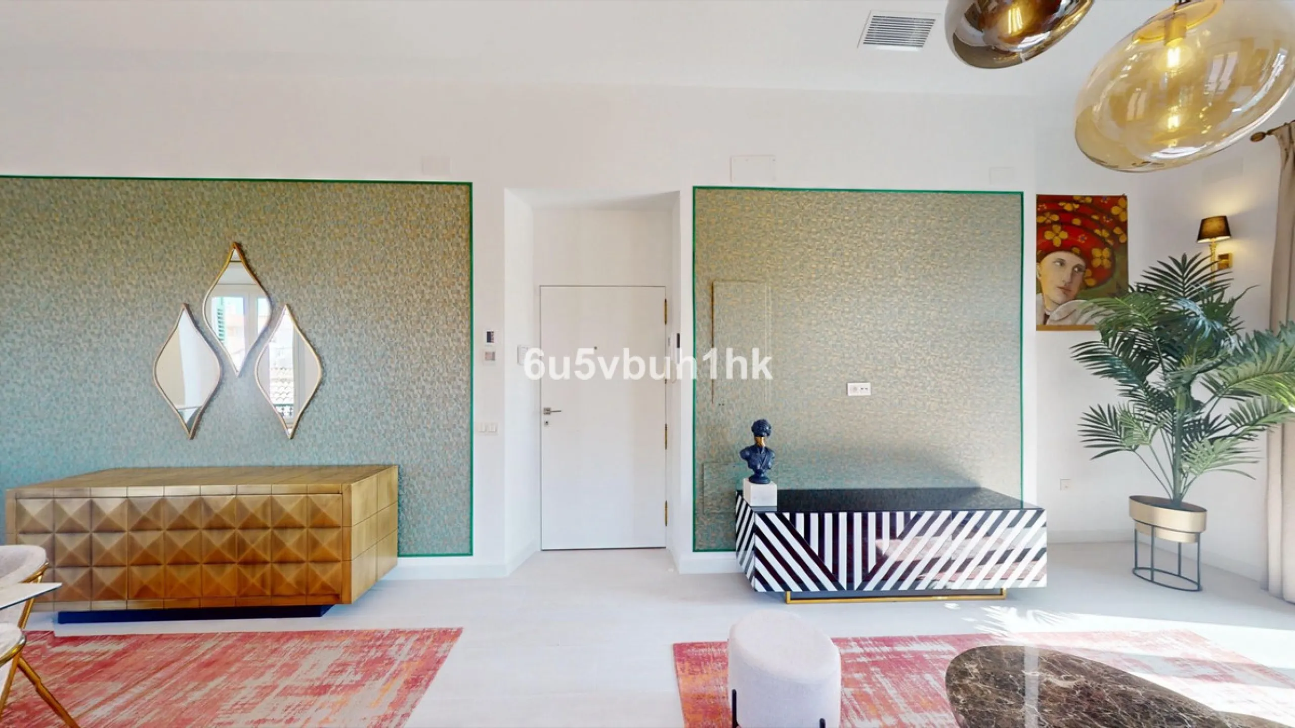 Discover sophisticated city living in this fully renovated penthouse, located in the very heart of Málaga's historic centre. Designed for those who appreciate refined aesthetics, comfort, and tranquillity, this home offers a private retreat in one of the 
