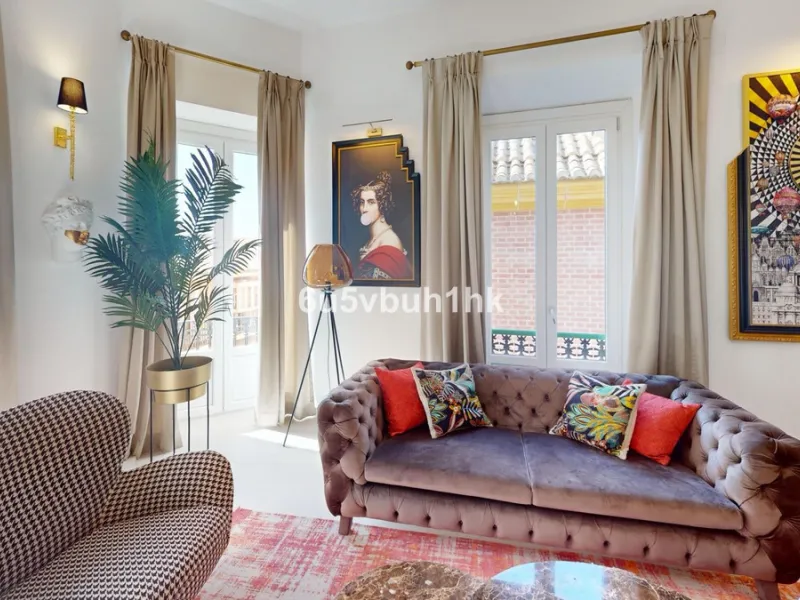 Discover sophisticated city living in this fully renovated penthouse, located in the very heart of Málaga's historic centre. Designed for those who appreciate refined aesthetics, comfort, and tranquillity, this home offers a private retreat in one of the 