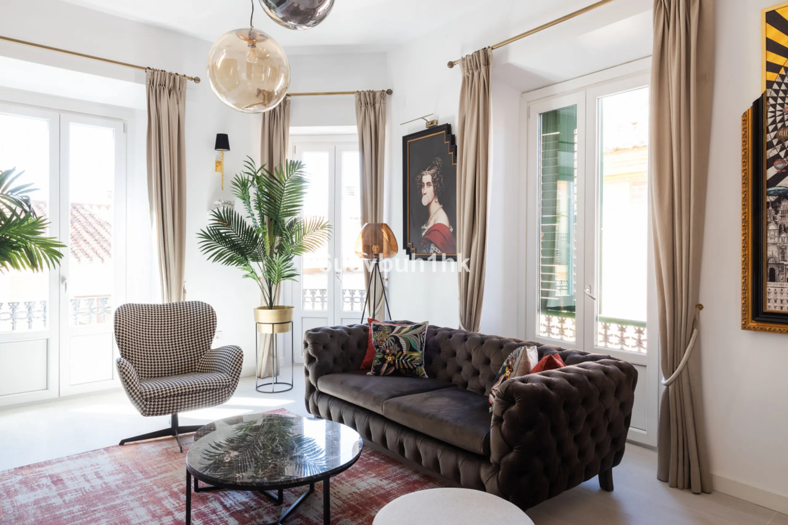 Discover sophisticated city living in this fully renovated penthouse, located in the very heart of Málaga's historic centre. Designed for those who appreciate refined aesthetics, comfort, and tranquillity, this home offers a private retreat in one of the 