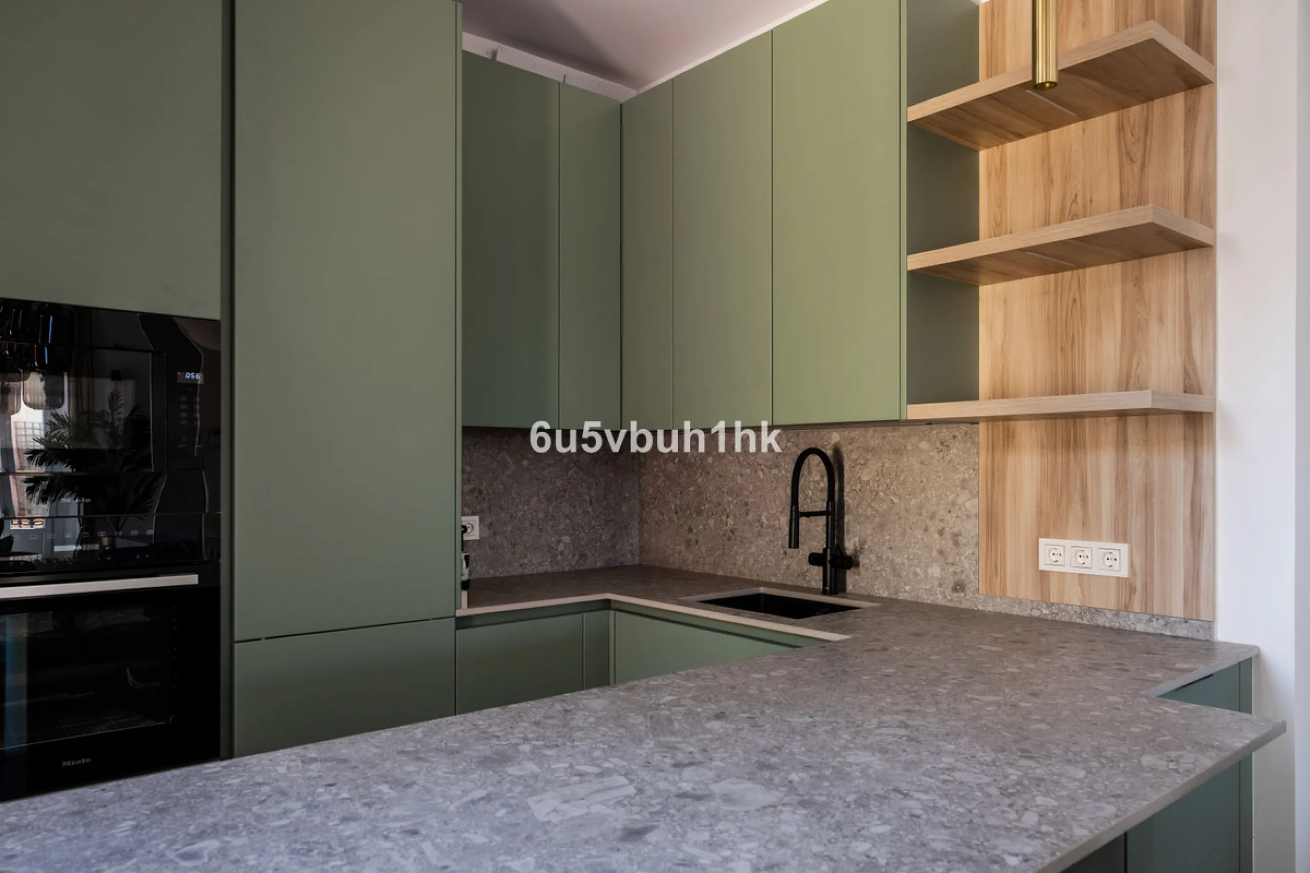 Discover sophisticated city living in this fully renovated penthouse, located in the very heart of Málaga's historic centre. Designed for those who appreciate refined aesthetics, comfort, and tranquillity, this home offers a private retreat in one of the 