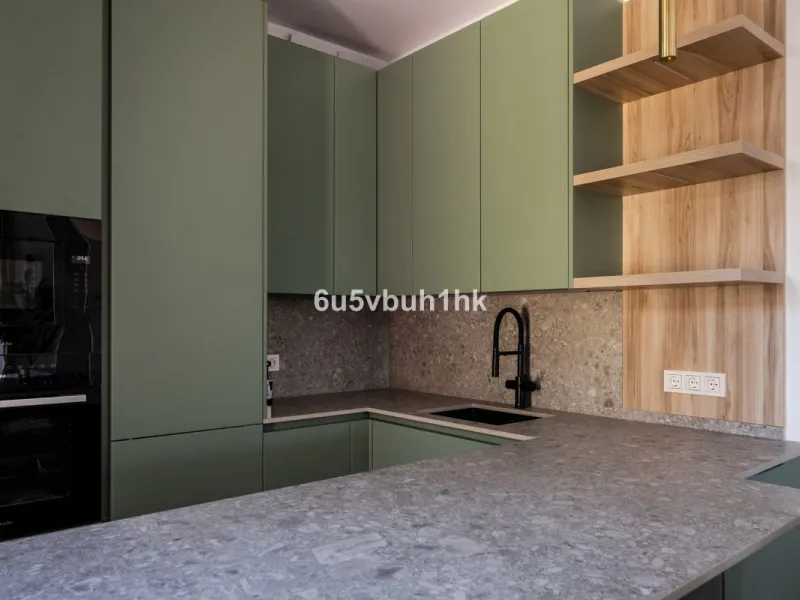 Discover sophisticated city living in this fully renovated penthouse, located in the very heart of Málaga's historic centre. Designed for those who appreciate refined aesthetics, comfort, and tranquillity, this home offers a private retreat in one of the 