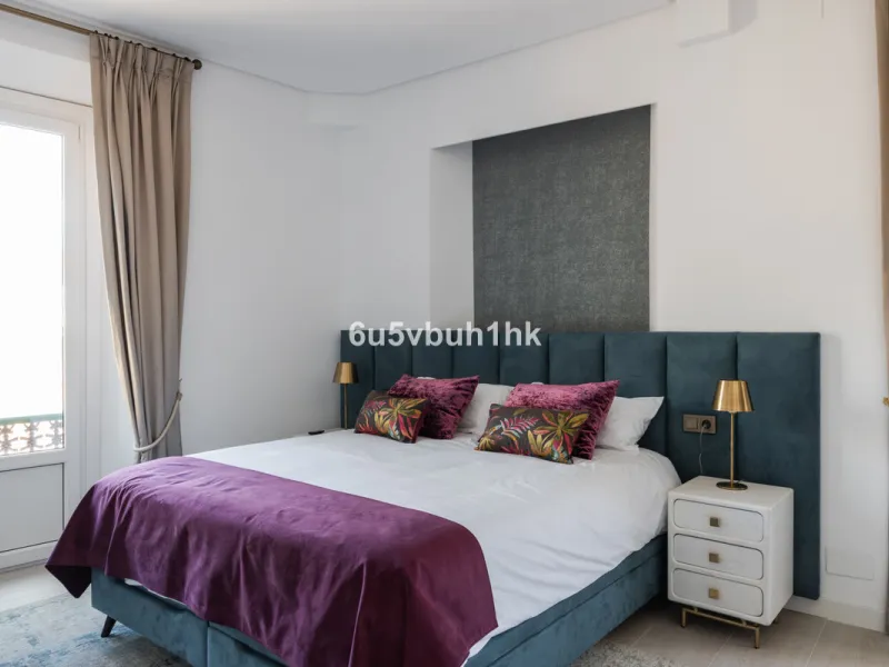 Discover sophisticated city living in this fully renovated penthouse, located in the very heart of Málaga's historic centre. Designed for those who appreciate refined aesthetics, comfort, and tranquillity, this home offers a private retreat in one of the 