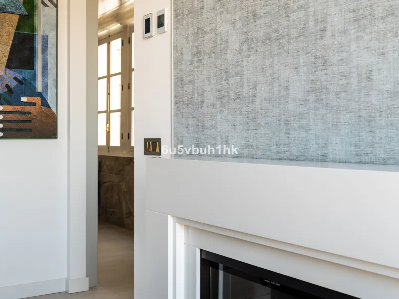 Discover sophisticated city living in this fully renovated penthouse, located in the very heart of Málaga's historic centre. Designed for those who appreciate refined aesthetics, comfort, and tranquillity, this home offers a private retreat in one of the 