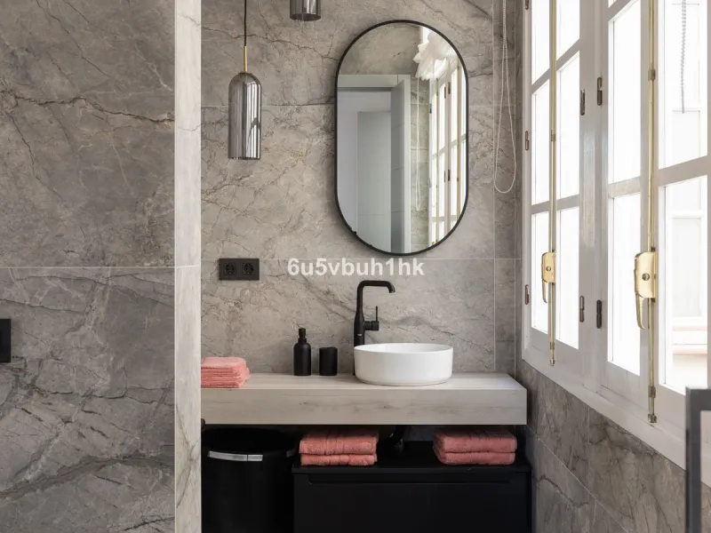 Discover sophisticated city living in this fully renovated penthouse, located in the very heart of Málaga's historic centre. Designed for those who appreciate refined aesthetics, comfort, and tranquillity, this home offers a private retreat in one of the 