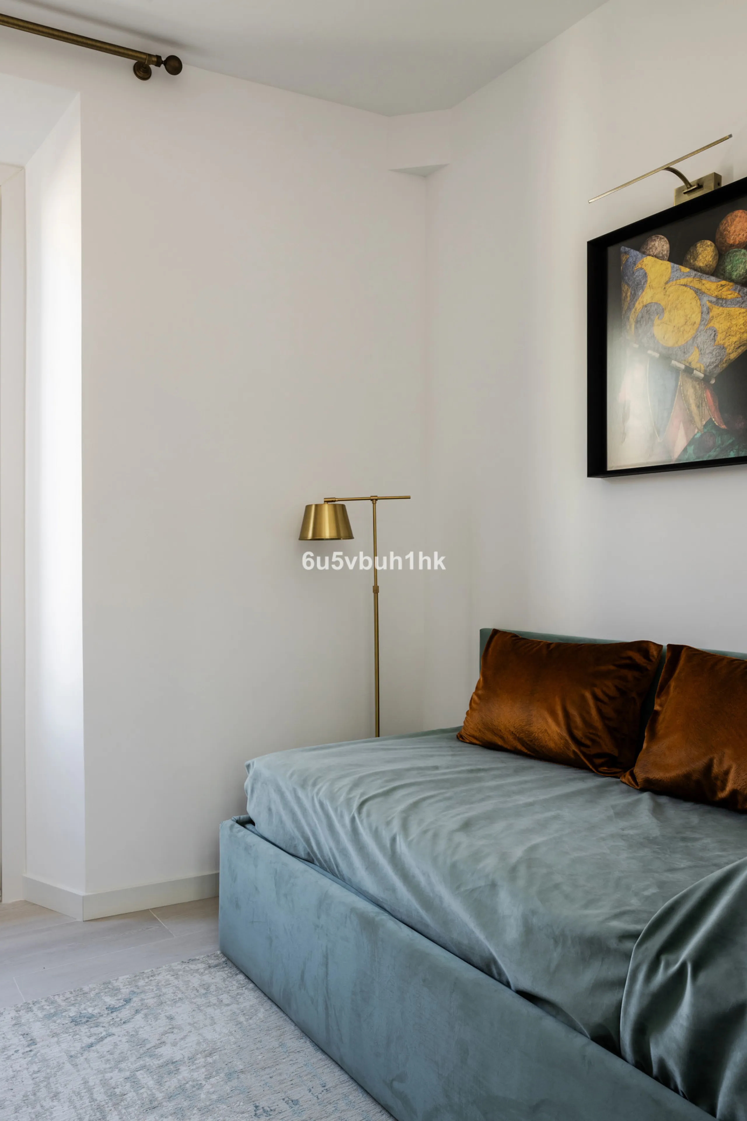 Discover sophisticated city living in this fully renovated penthouse, located in the very heart of Málaga's historic centre. Designed for those who appreciate refined aesthetics, comfort, and tranquillity, this home offers a private retreat in one of the 