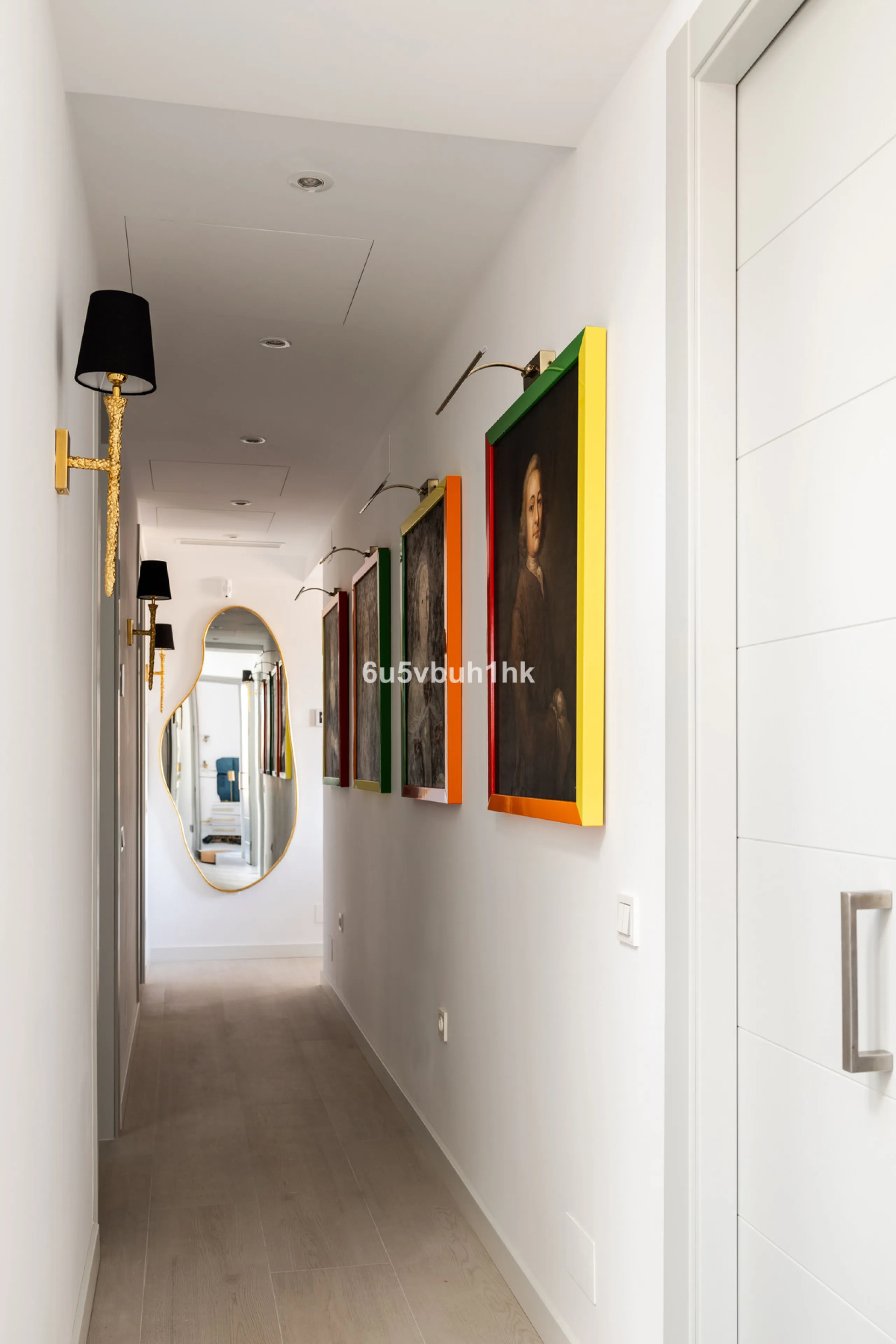 Discover sophisticated city living in this fully renovated penthouse, located in the very heart of Málaga's historic centre. Designed for those who appreciate refined aesthetics, comfort, and tranquillity, this home offers a private retreat in one of the 