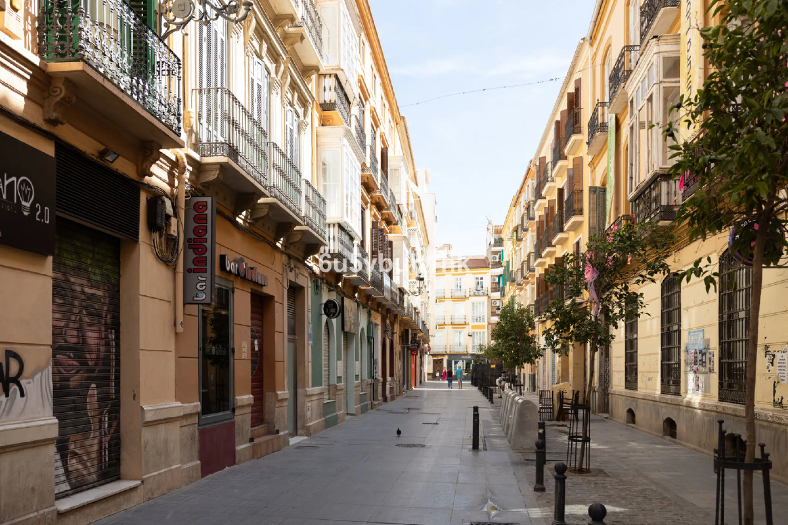 Discover sophisticated city living in this fully renovated penthouse, located in the very heart of Málaga's historic centre. Designed for those who appreciate refined aesthetics, comfort, and tranquillity, this home offers a private retreat in one of the 