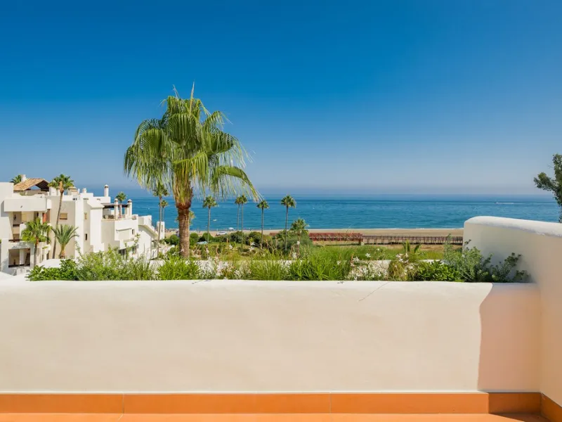 Stunning Beachfront Penthouse located on the New Golden Mile, Estepona