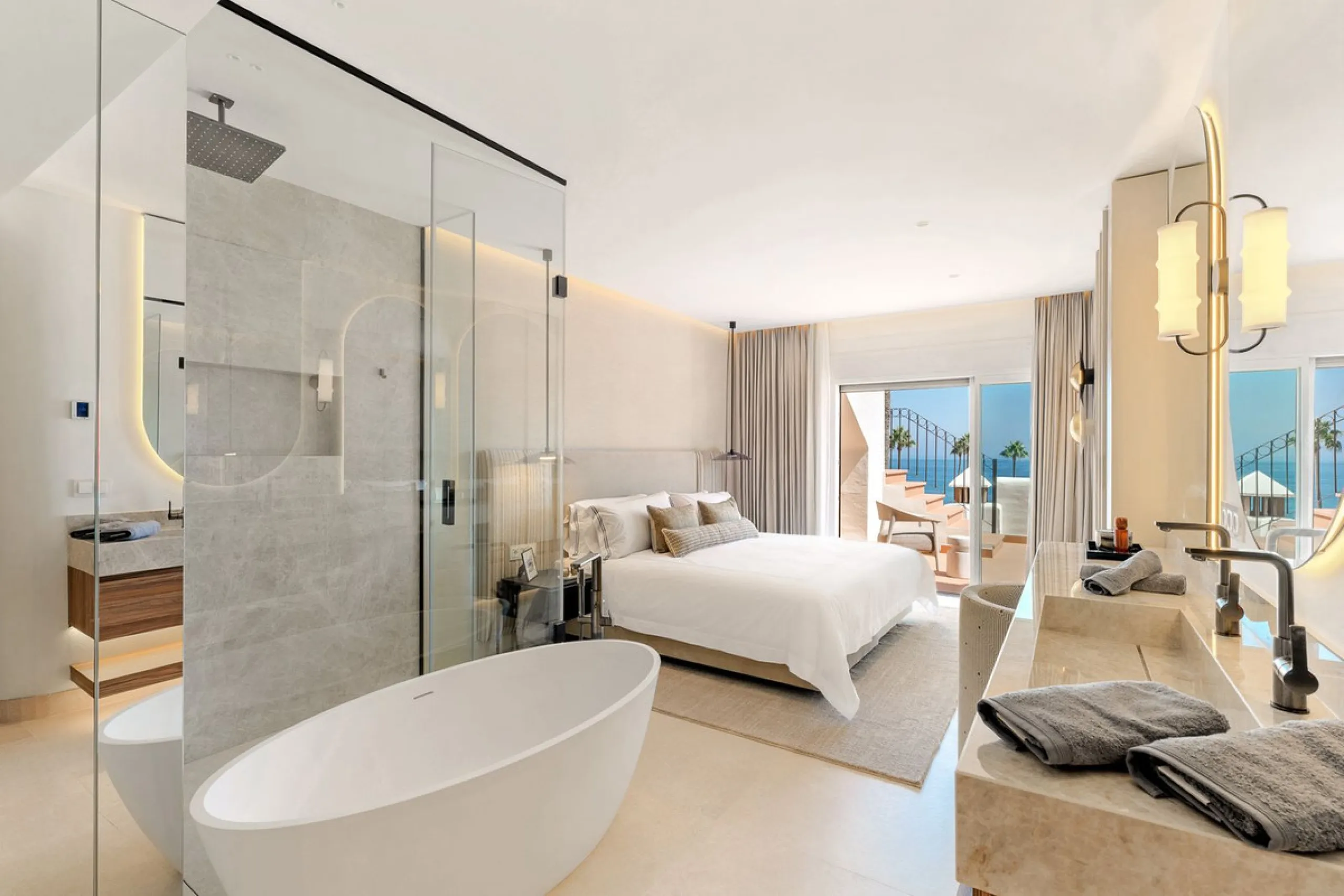 Stunning Beachfront Penthouse located on the New Golden Mile, Estepona
