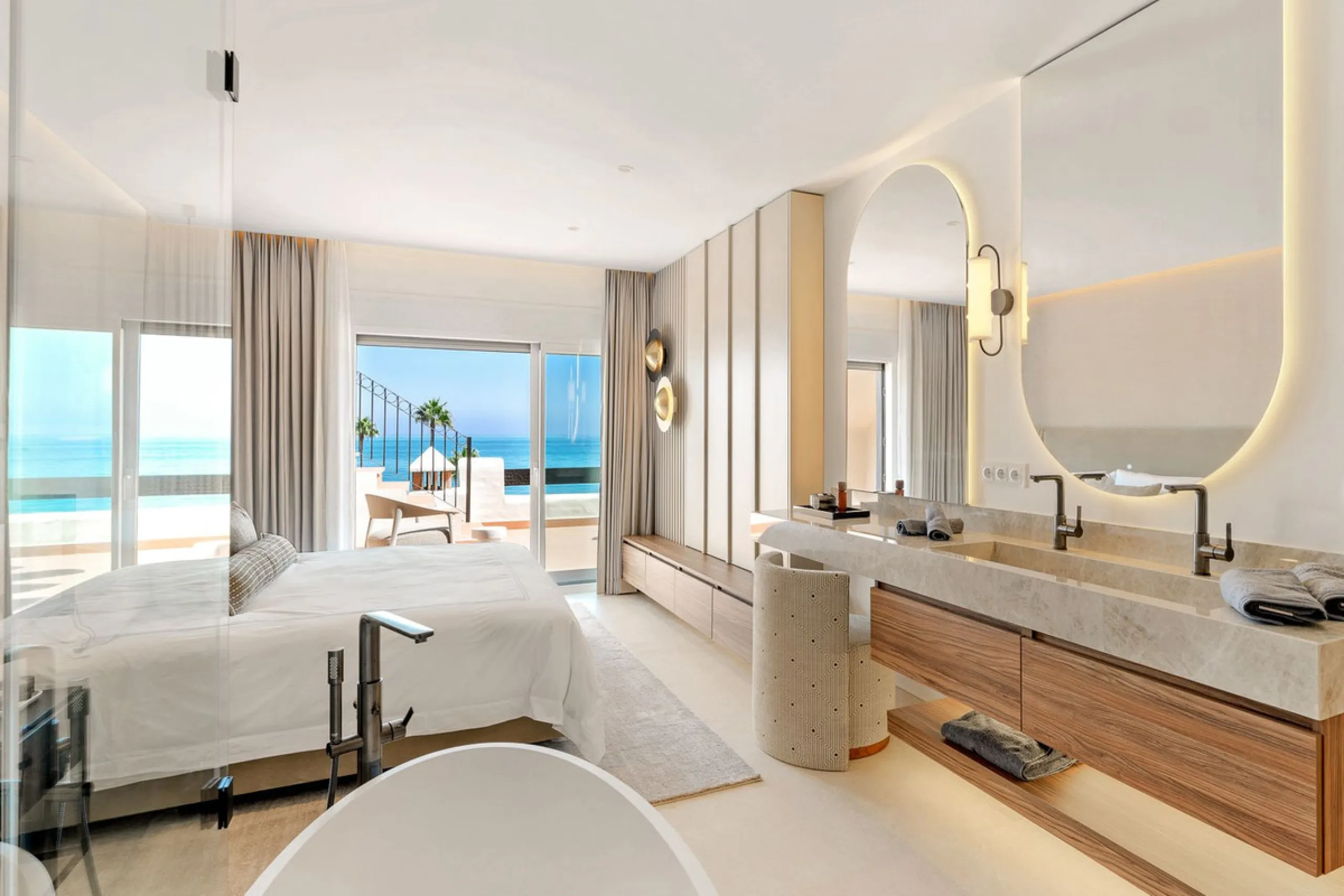 Stunning Beachfront Penthouse located on the New Golden Mile, Estepona