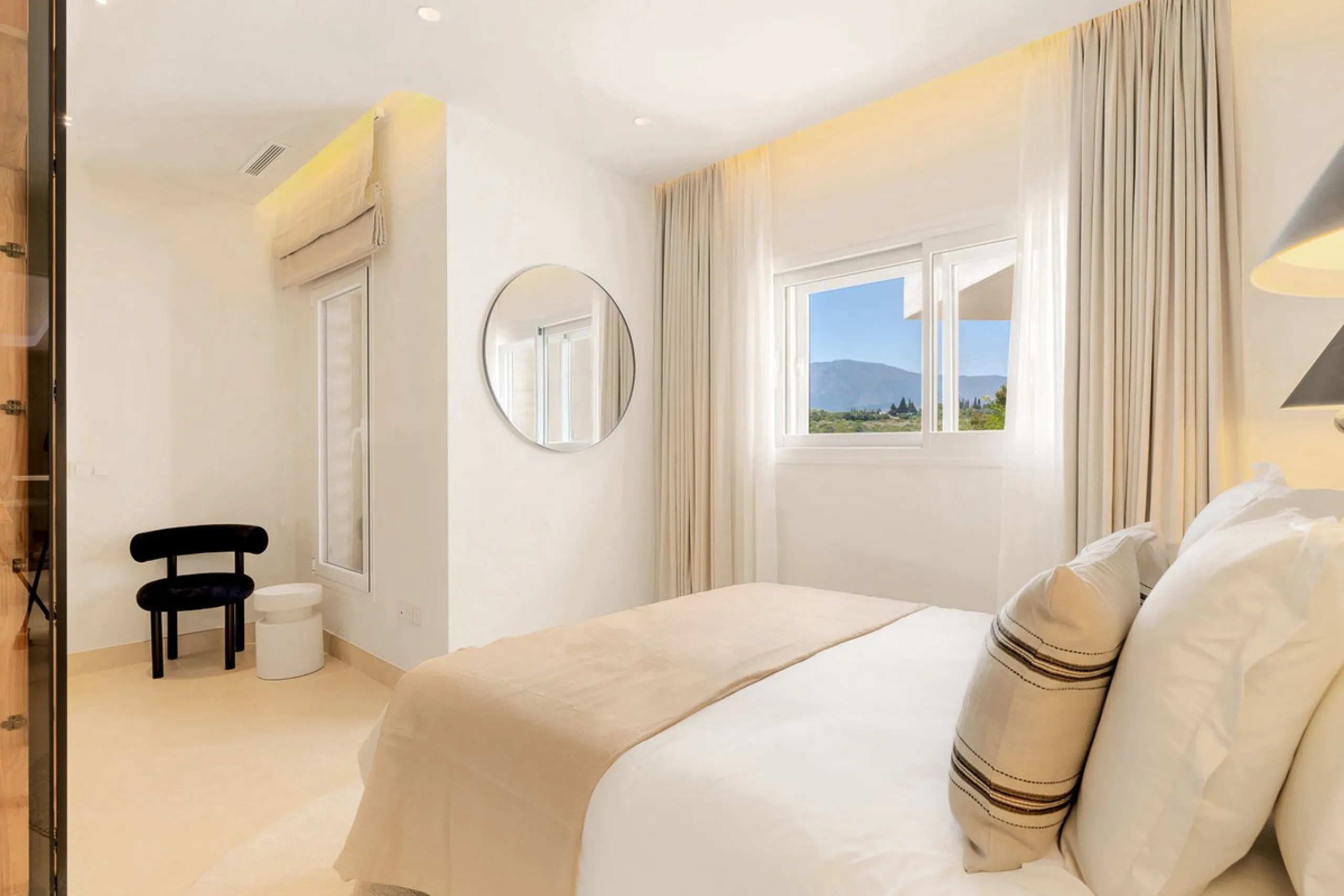 Stunning Beachfront Penthouse located on the New Golden Mile, Estepona