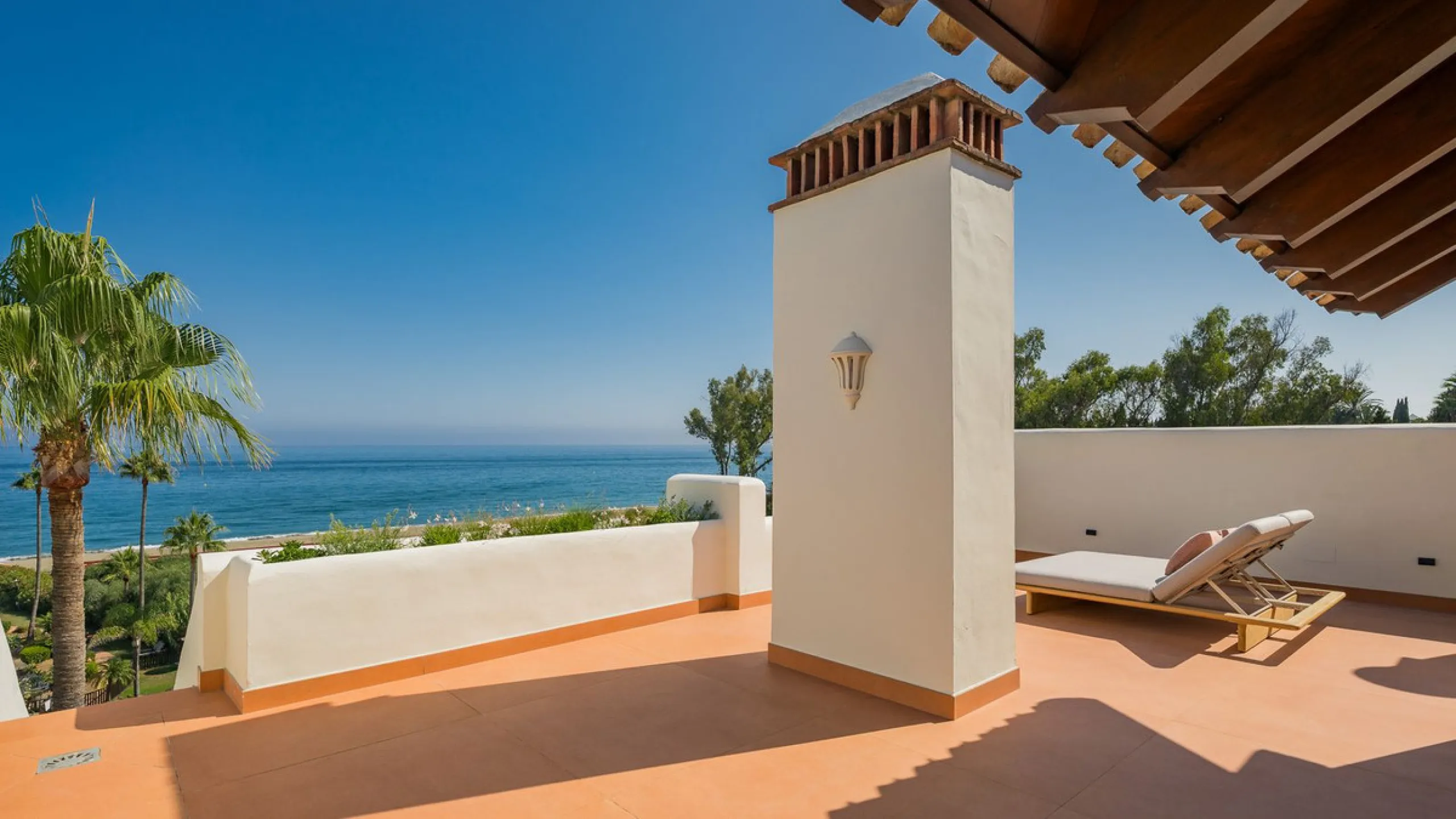 Stunning Beachfront Penthouse located on the New Golden Mile, Estepona