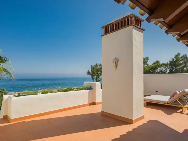 Stunning Beachfront Penthouse located on the New Golden Mile, Estepona