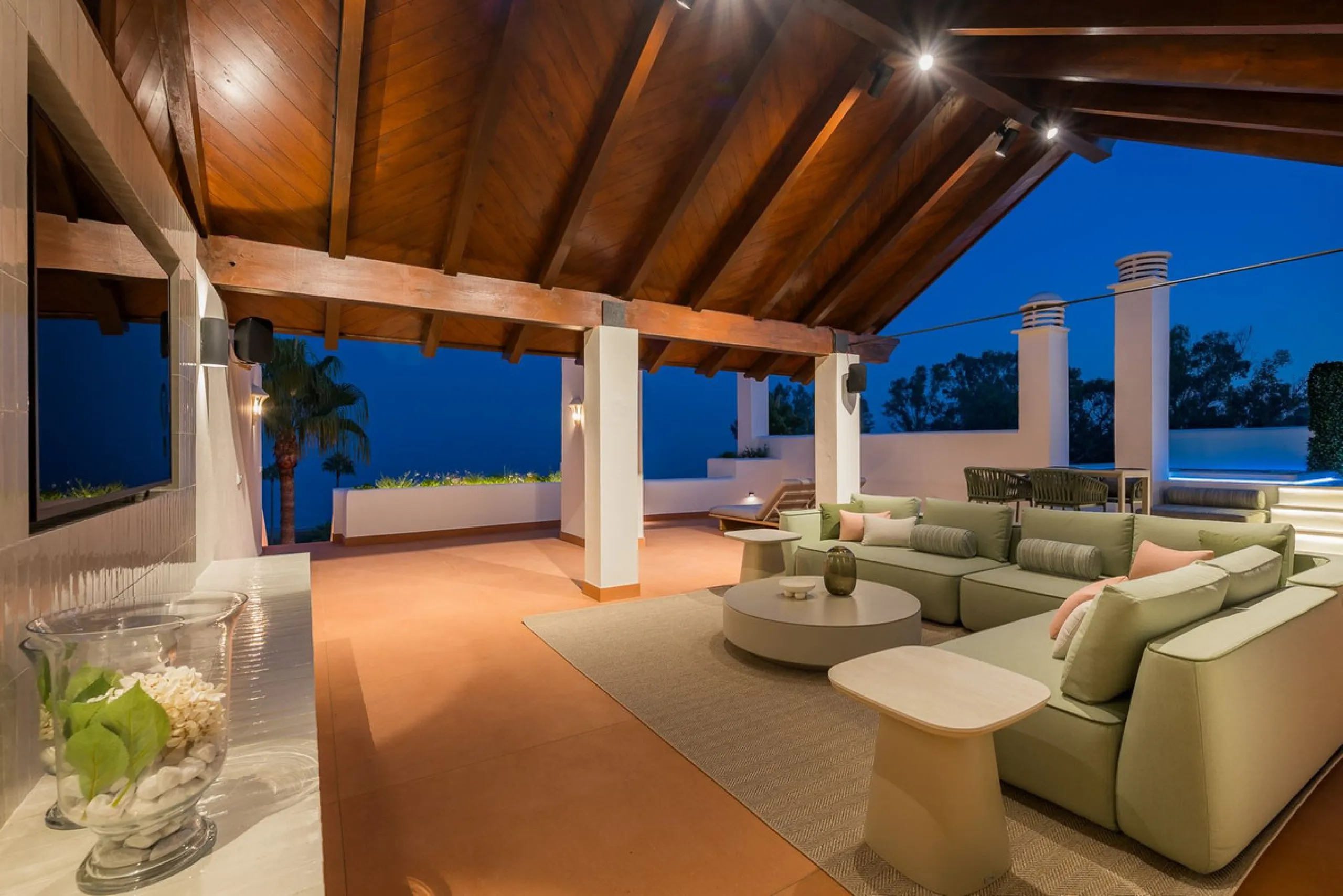 Stunning Beachfront Penthouse located on the New Golden Mile, Estepona