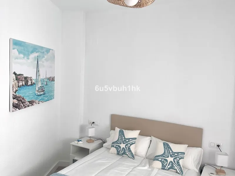 Discover this newly renovated apartment in the heart of Málaga's historic centre, ideal for immediate living or rental investment. Spanning 85 m², this furnished gem boasts a fantastic location surrounded by restaurants, museums, shopping areas, and just 
