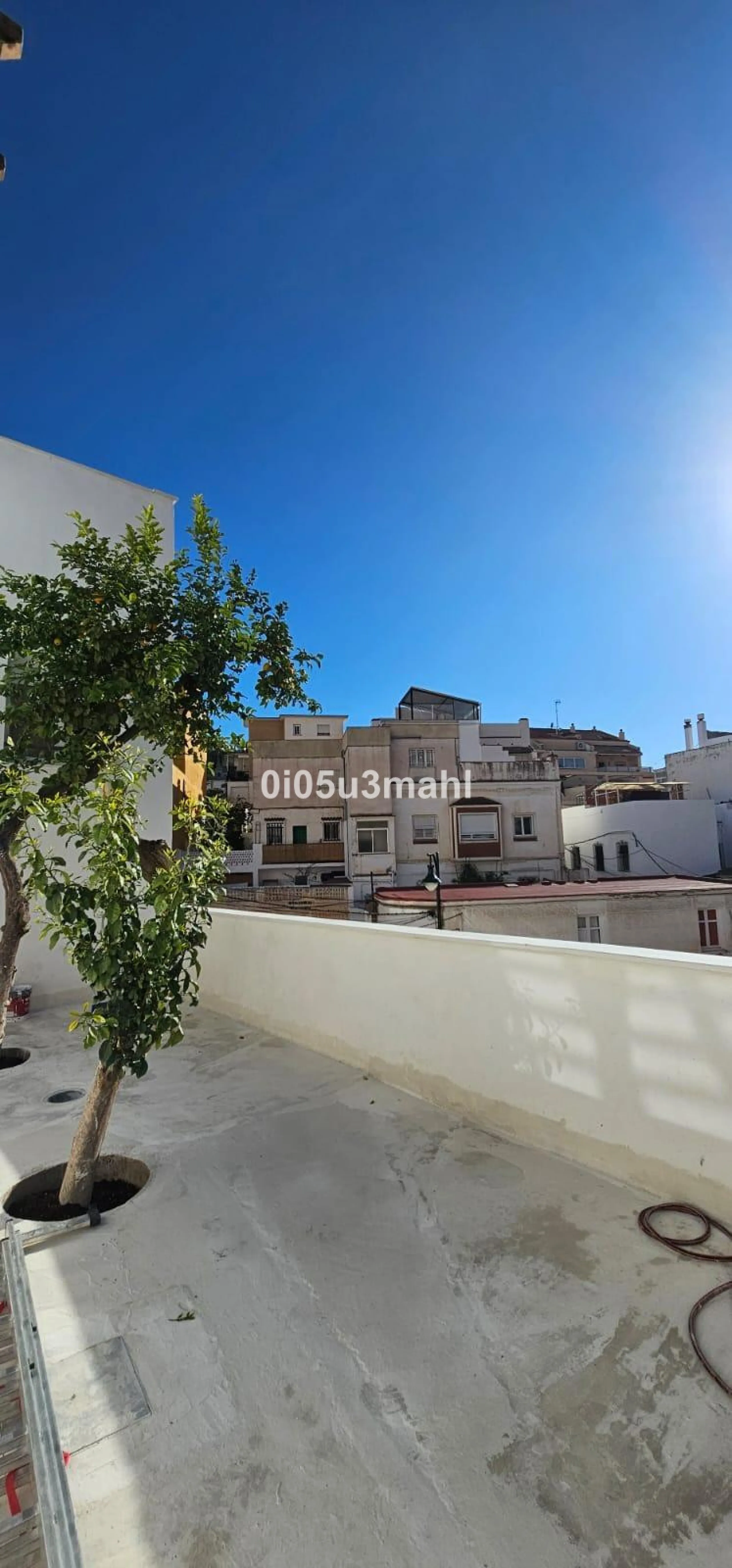 Spectacular brand-new home for sale. It is designed to meet different needs: either as a primary residence,tourist rental housing, an office, or a co-living house. It has four suites with separate bathrooms. A large living-dining room with a separate but 