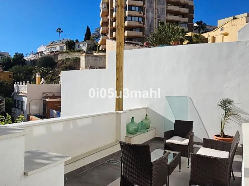 Spectacular brand-new home for sale. It is designed to meet different needs: either as a primary residence,tourist rental housing, an office, or a co-living house. It has four suites with separate bathrooms. A large living-dining room with a separate but 