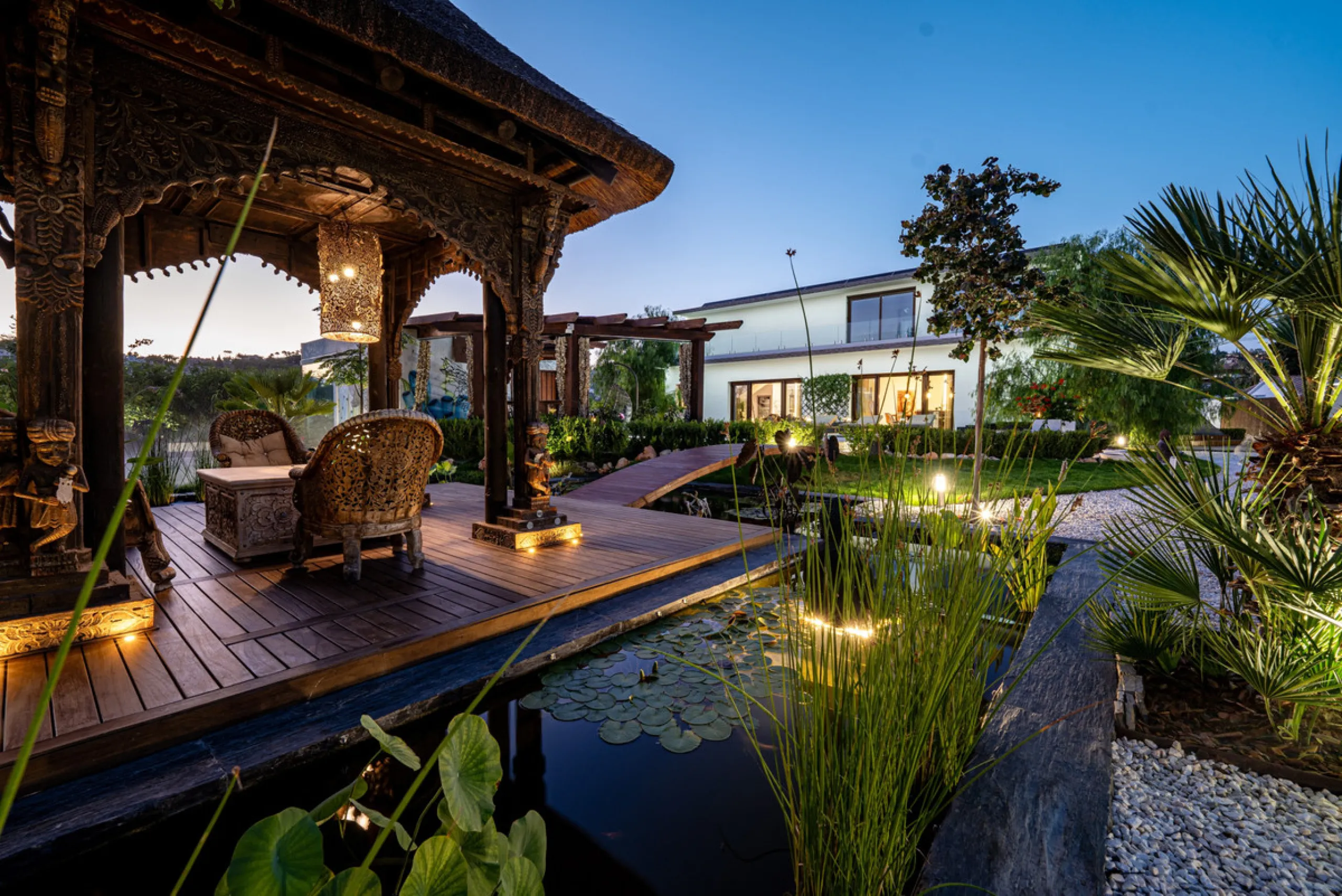 Villa TrueLove is a six-bedroom, five-bathroom luxury villa in the heart of Benahavís. It offers stunning mountain and garden views, combining modern technology with natural design. The home features a seamless connection between indoor and outdoor living