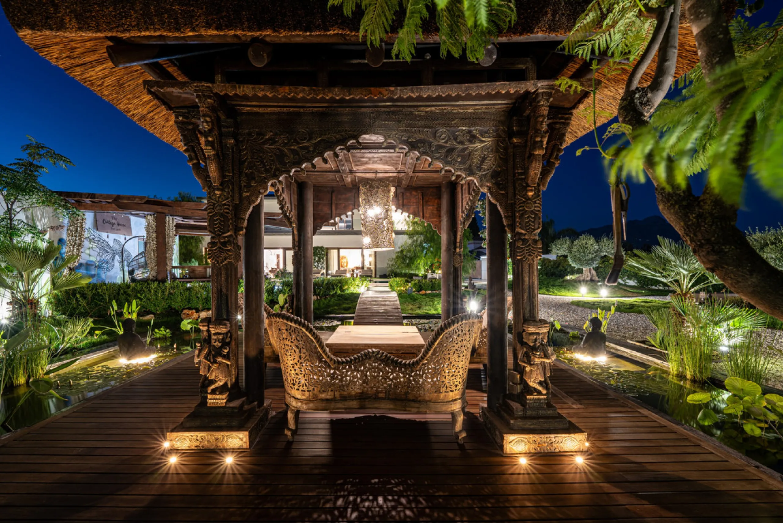 Villa TrueLove is a six-bedroom, five-bathroom luxury villa in the heart of Benahavís. It offers stunning mountain and garden views, combining modern technology with natural design. The home features a seamless connection between indoor and outdoor living