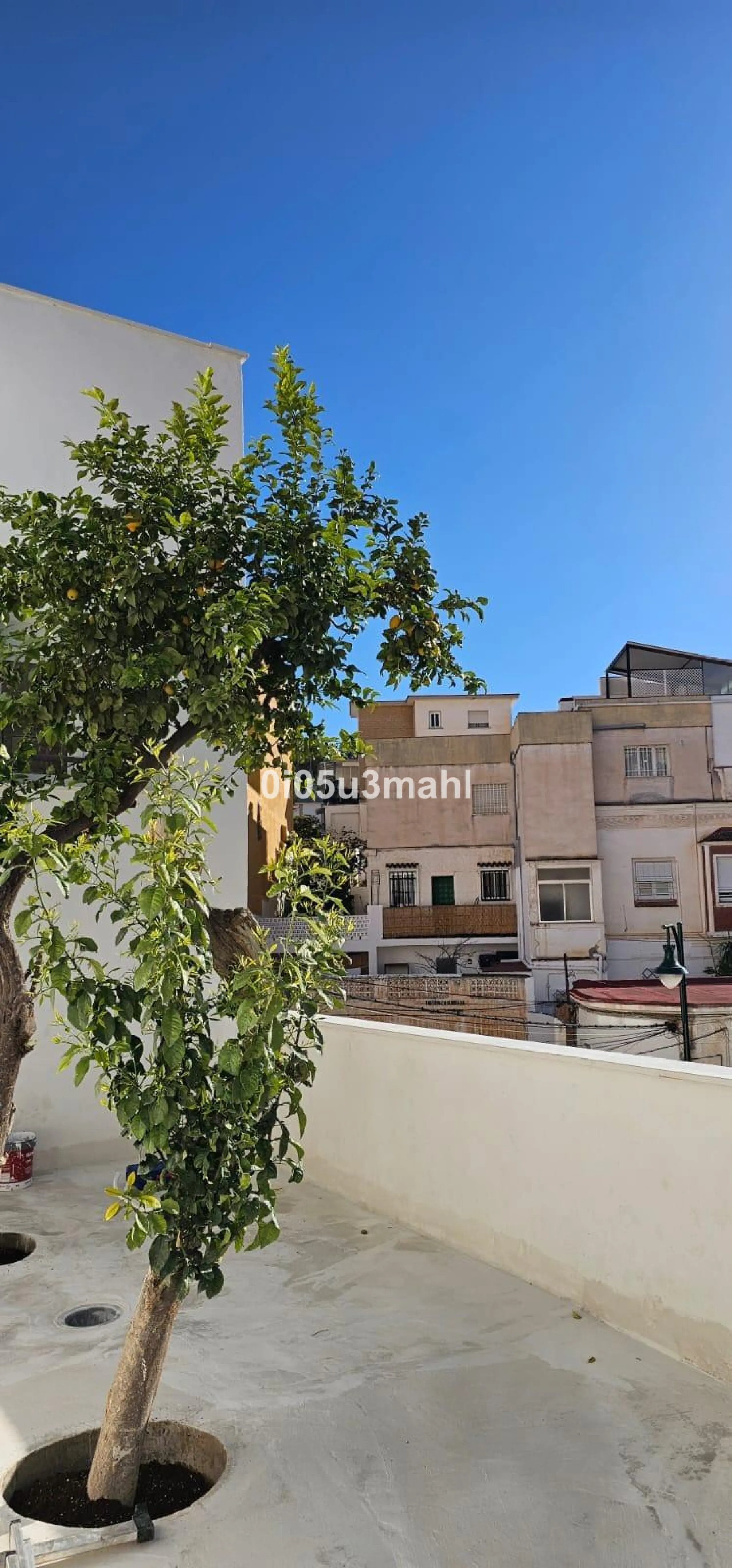 Spectacular brand-new home for sale. It is designed to meet different needs: either as a primary residence,tourist rental housing, an office, or a co-living house. It has four suites with separate bathrooms. A large living-dining room with a separate but 
