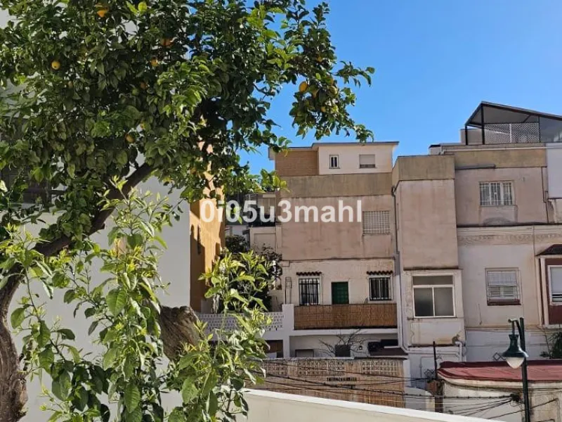 Spectacular brand-new home for sale. It is designed to meet different needs: either as a primary residence,tourist rental housing, an office, or a co-living house. It has four suites with separate bathrooms. A large living-dining room with a separate but 