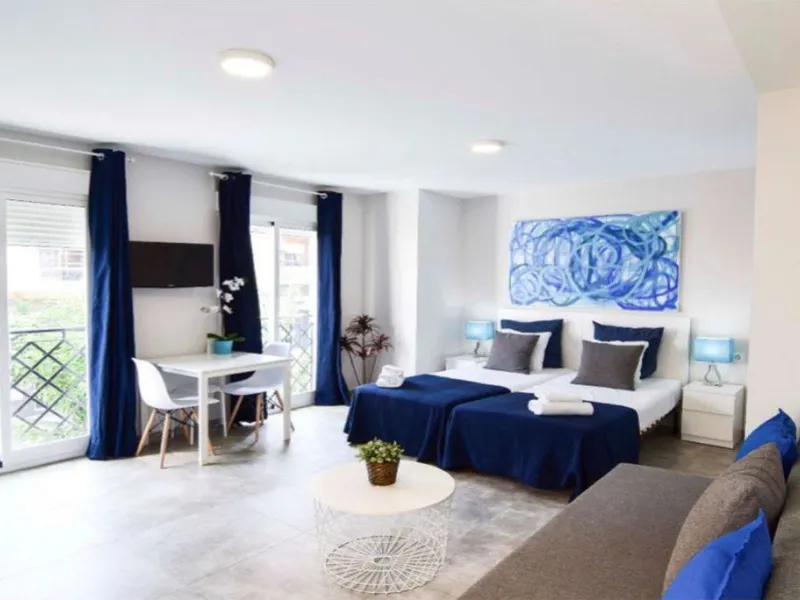 Building with 6 furnished studios located in the center of Malaga.