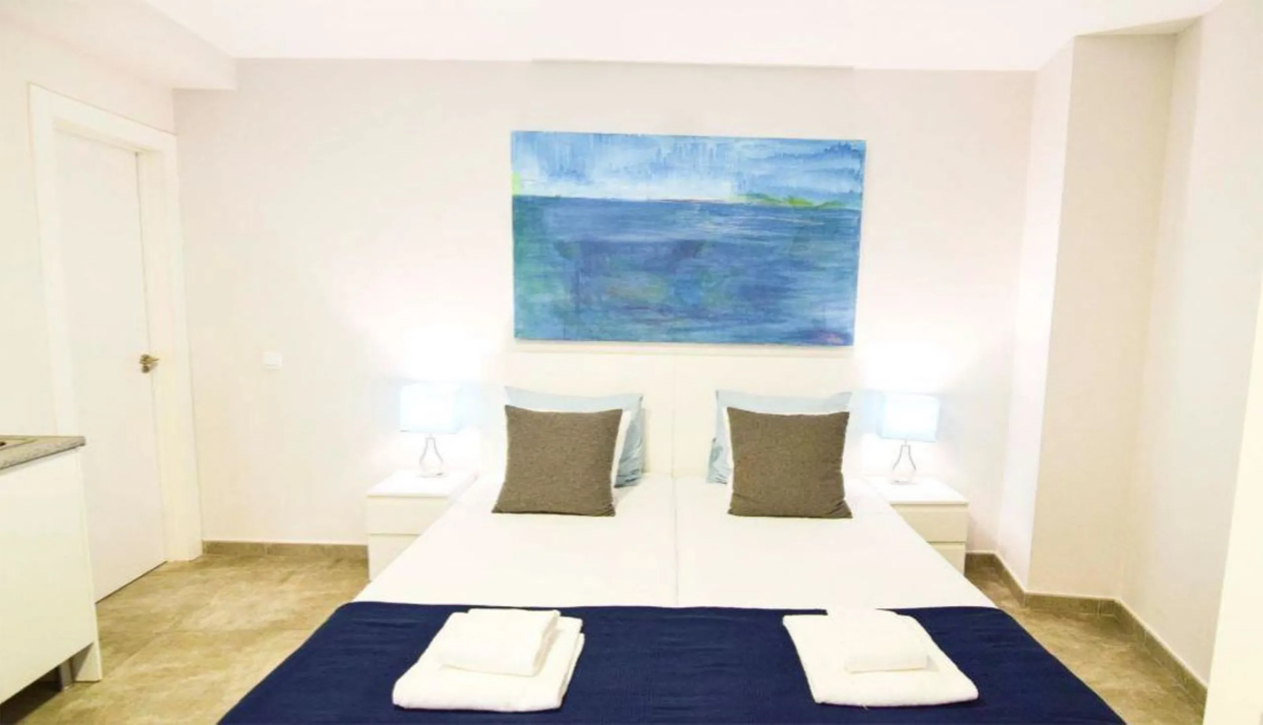 Building with 6 furnished studios located in the center of Malaga.