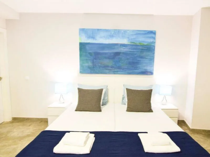 Building with 6 furnished studios located in the center of Malaga.