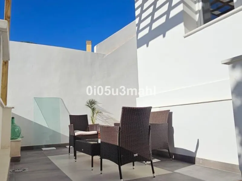 Spectacular brand-new home for sale. It is designed to meet different needs: either as a primary residence,tourist rental housing, an office, or a co-living house. It has four suites with separate bathrooms. A large living-dining room with a separate but 