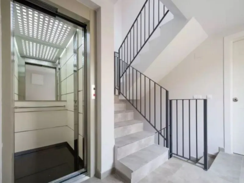 Building with 6 furnished studios located in the center of Malaga.