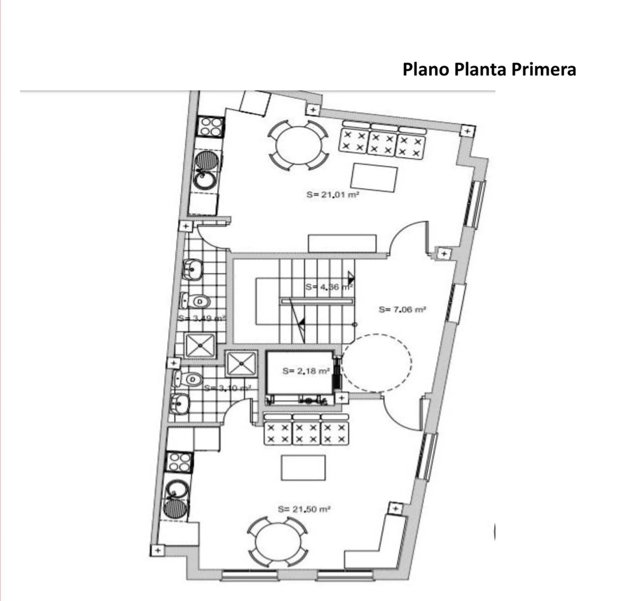 Building with 6 furnished studios located in the center of Malaga.
