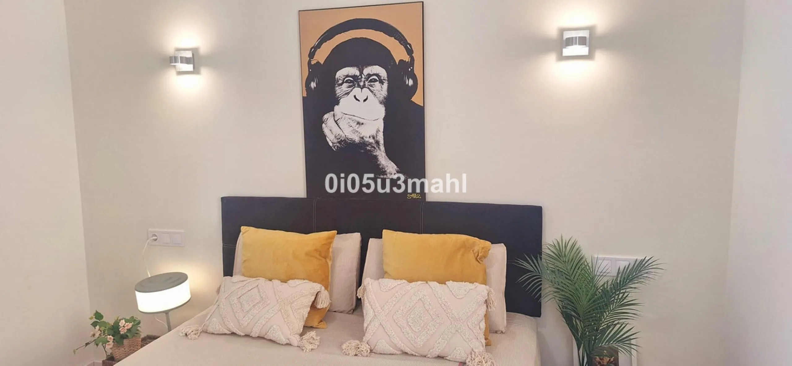 Spectacular brand-new home for sale. It is designed to meet different needs: either as a primary residence,tourist rental housing, an office, or a co-living house. It has four suites with separate bathrooms. A large living-dining room with a separate but 