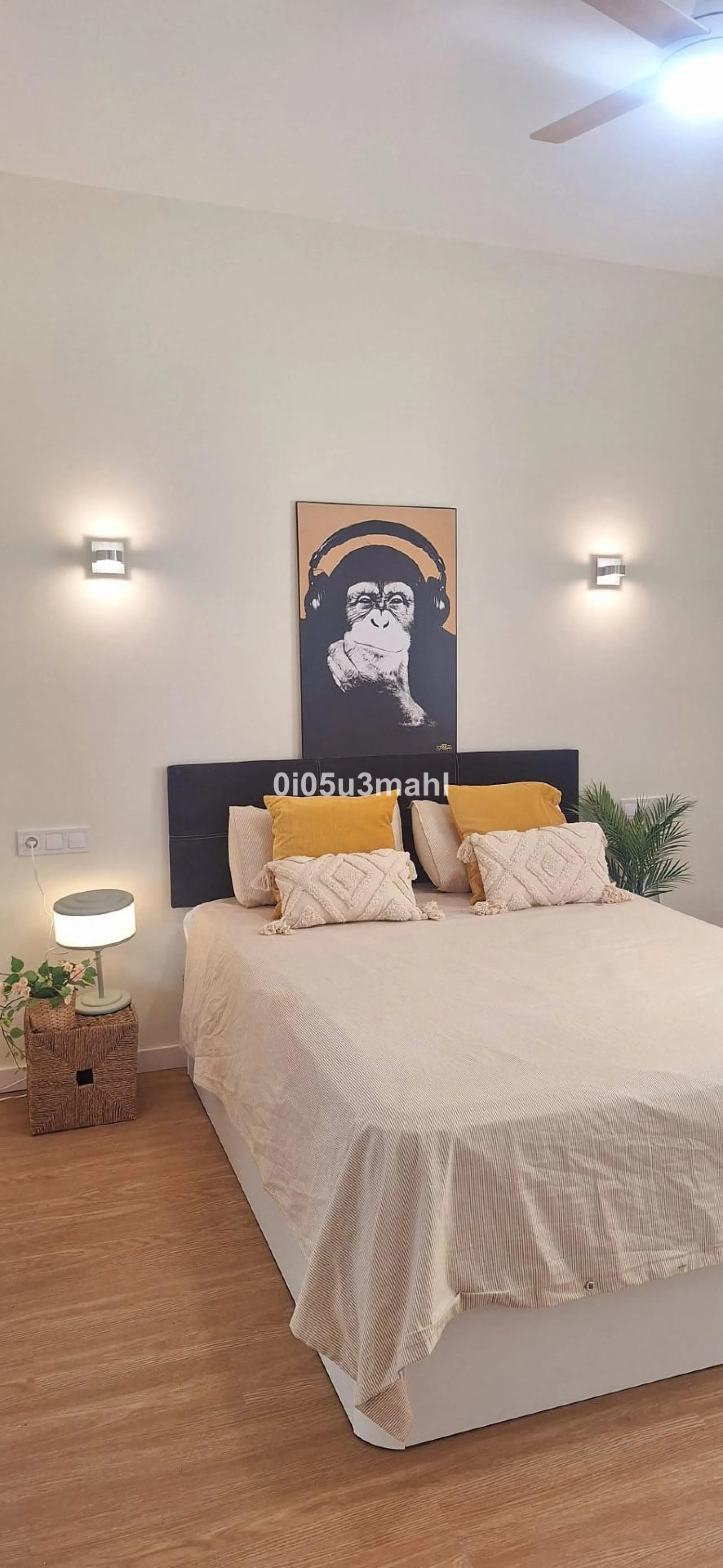 Spectacular brand-new home for sale. It is designed to meet different needs: either as a primary residence,tourist rental housing, an office, or a co-living house. It has four suites with separate bathrooms. A large living-dining room with a separate but 