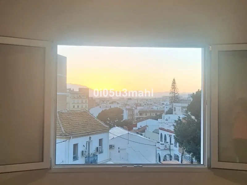 Spectacular brand-new home for sale. It is designed to meet different needs: either as a primary residence,tourist rental housing, an office, or a co-living house. It has four suites with separate bathrooms. A large living-dining room with a separate but 