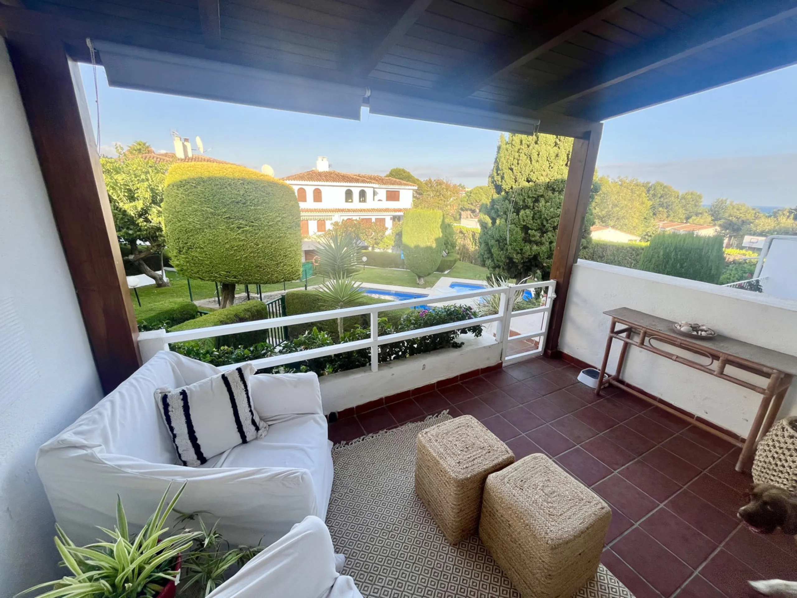 This charming 2-bedroom, 2-bathroom townhouse is ideally located just a 2-minute walk from the beautiful beach of Costalita. Nestled in a tranquil, well-maintained community, it offers easy access to nearby amenities, including shops, restaurants, and ser