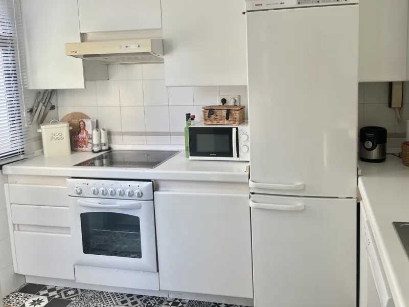 This charming 2-bedroom, 2-bathroom townhouse is ideally located just a 2-minute walk from the beautiful beach of Costalita. Nestled in a tranquil, well-maintained community, it offers easy access to nearby amenities, including shops, restaurants, and ser