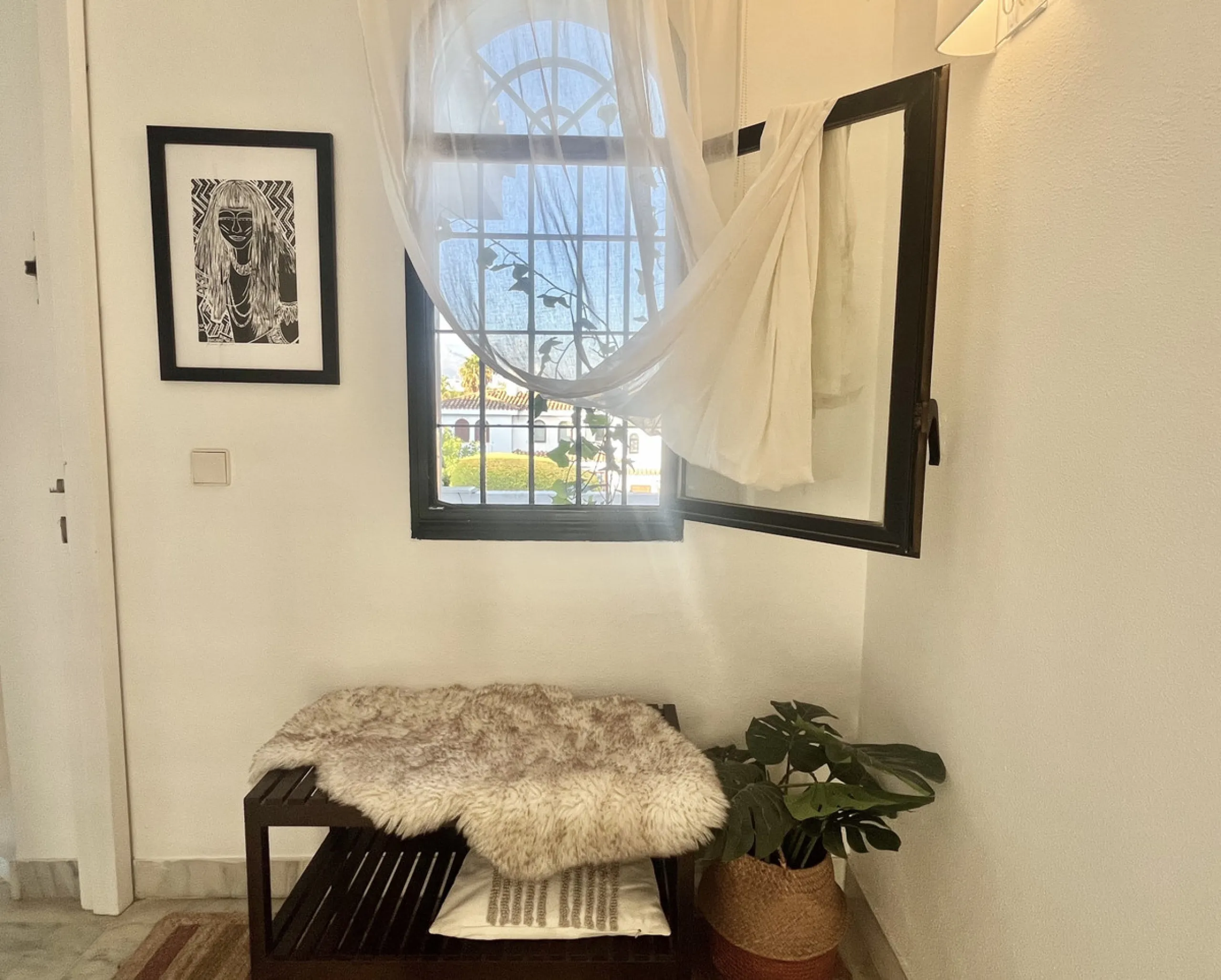 This charming 2-bedroom, 2-bathroom townhouse is ideally located just a 2-minute walk from the beautiful beach of Costalita. Nestled in a tranquil, well-maintained community, it offers easy access to nearby amenities, including shops, restaurants, and ser