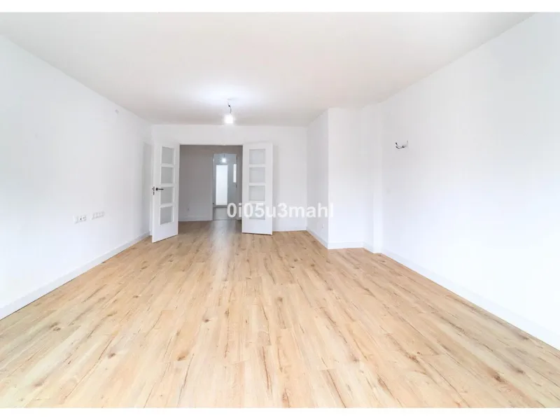 Apartment - Middle Floor Apartment в продаже в Málaga, Málaga. В доме 3 спален и 2 ванных комнат. Площадь дома 144 м²